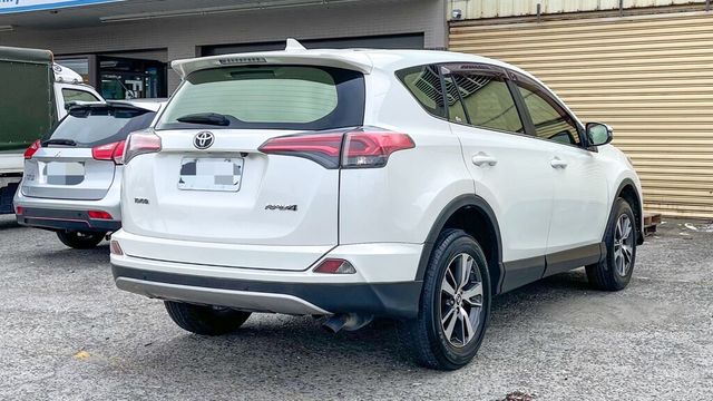TOYOTA豐田 RAV4  第2張相片
