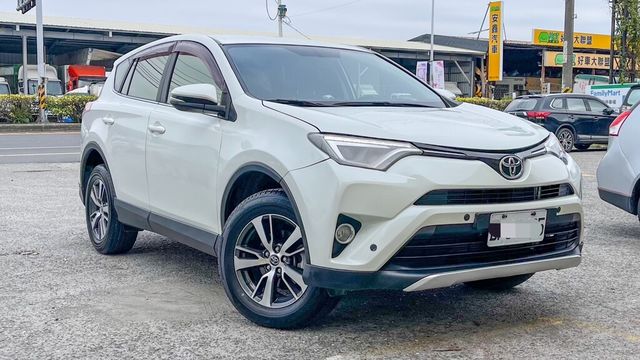TOYOTA豐田 RAV4  第3張相片