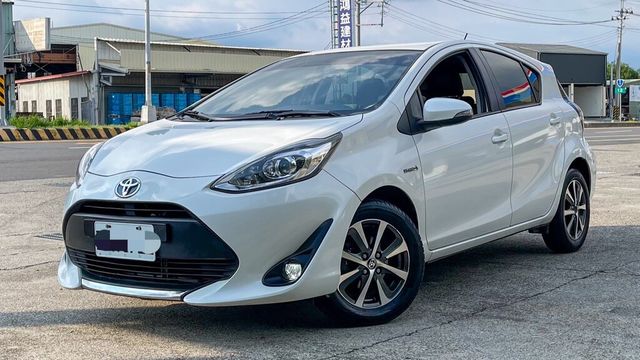 TOYOTA豐田 PRIUS C  第1張相片