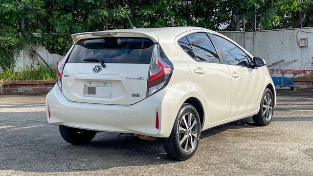 TOYOTA豐田 PRIUS C  第2張相片
