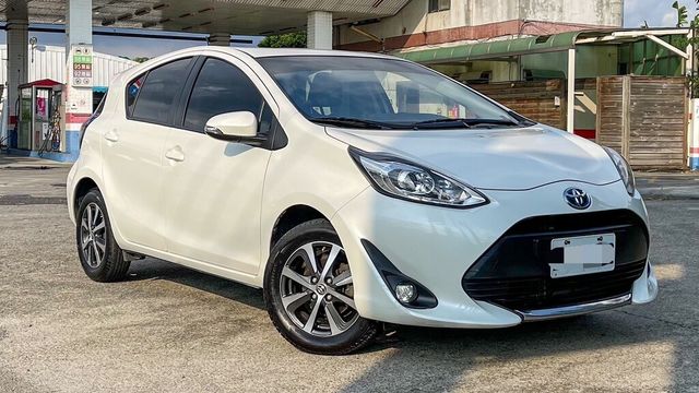 TOYOTA豐田 PRIUS C  第3張相片