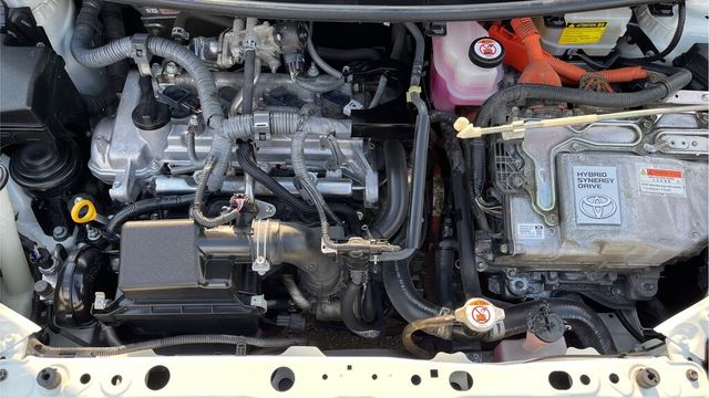 TOYOTA豐田 PRIUS C  第6張相片