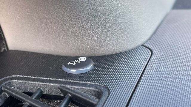 TOYOTA豐田 PRIUS C  第9張相片