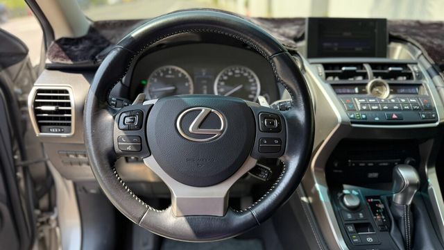 LEXUS凌志 NX200T  第18張相片