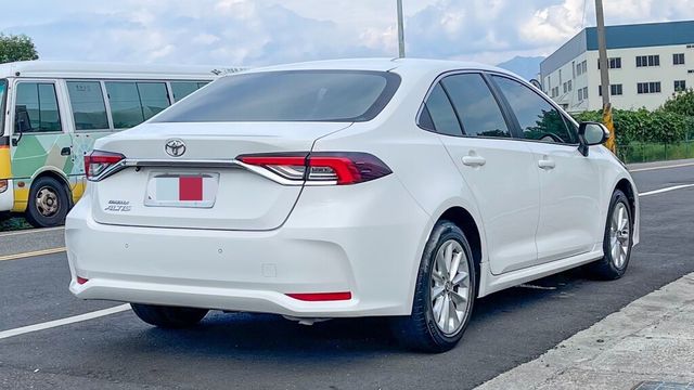 TOYOTA豐田 ALTIS  第2張相片