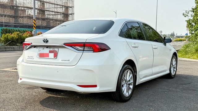 TOYOTA豐田 ALTIS  第2張相片