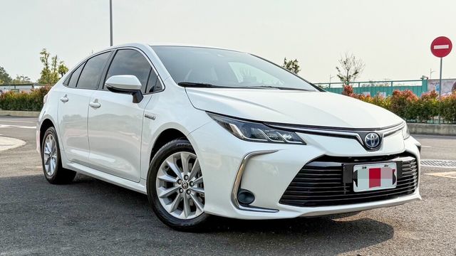 TOYOTA豐田 ALTIS  第3張相片