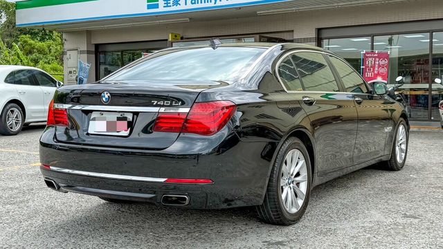 BMW寶馬 740LI  第2張相片