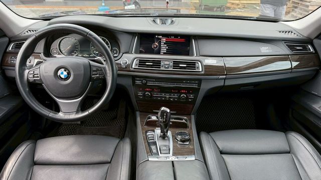 BMW寶馬 740LI  第5張相片
