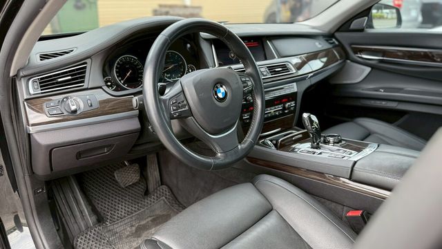 BMW寶馬 740LI  第7張相片