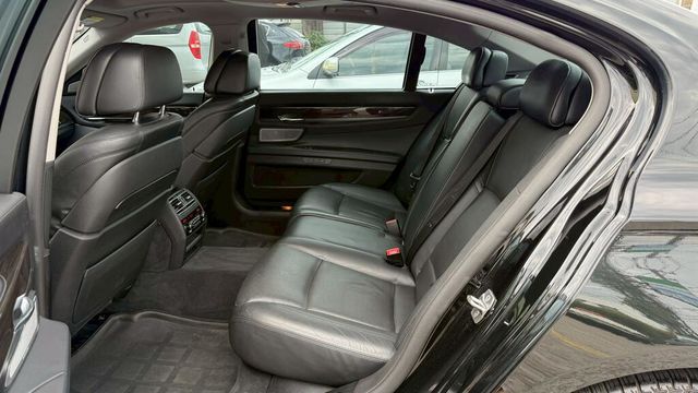 BMW寶馬 740LI  第8張相片
