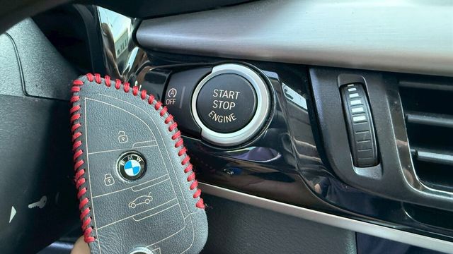 BMW寶馬 X5 XDRIVE25D  第7張相片