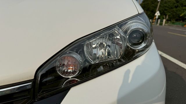 TOYOTA豐田 WISH  第7張相片