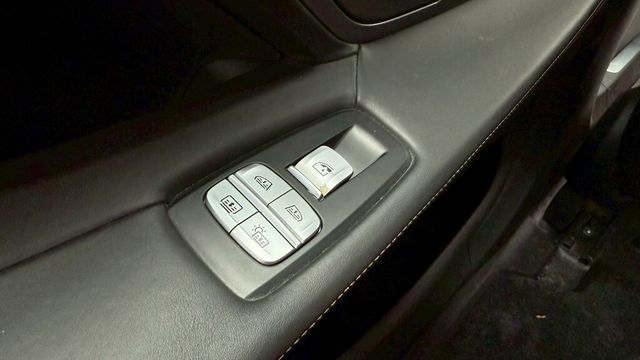 BMW寶馬 740LI  第11張相片