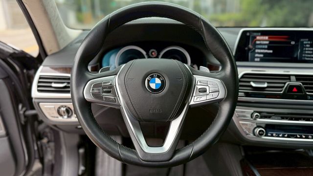 BMW寶馬 740LI  第17張相片