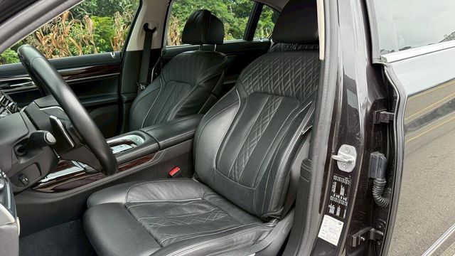 BMW寶馬 740LI  第20張相片