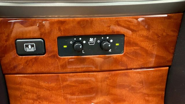 TOYOTA豐田 CAMRY  第12張相片