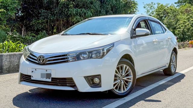TOYOTA豐田 ALTIS  第1張相片