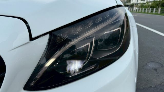 M-BENZ賓士 C400  第7張相片