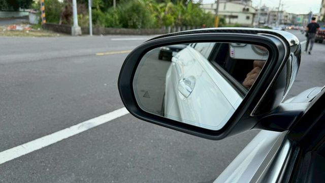 M-BENZ賓士 C400  第13張相片