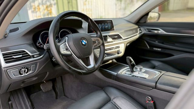 BMW寶馬 730LD  第18張相片