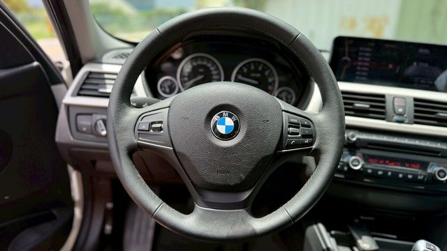 BMW寶馬 316  第15張相片