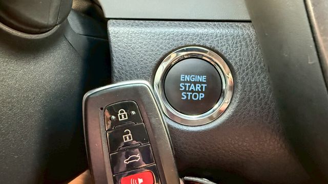 TOYOTA豐田 CAMRY  第11張相片