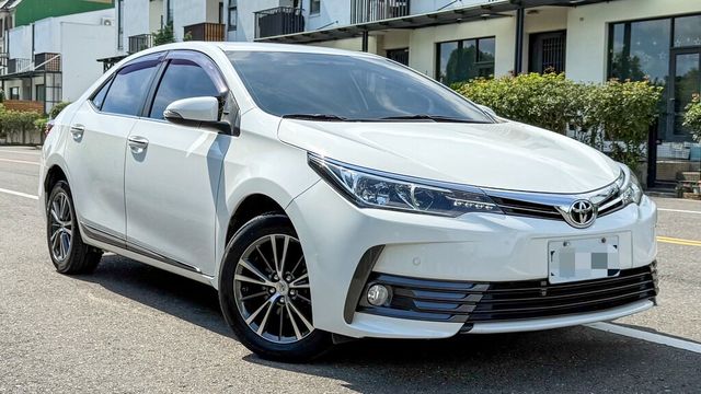 TOYOTA豐田 ALTIS  第3張相片