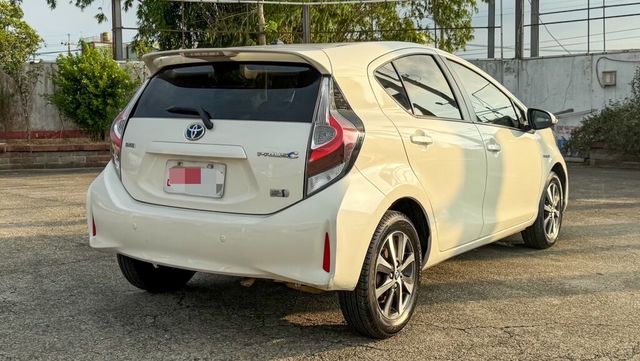 TOYOTA豐田 PRIUS C  第2張相片