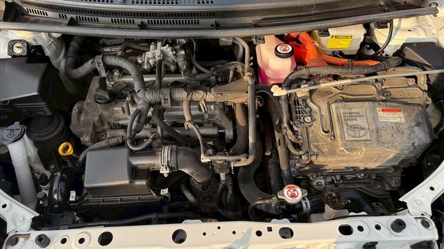 TOYOTA豐田 PRIUS C  第6張相片