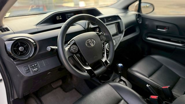 TOYOTA豐田 PRIUS C  第7張相片