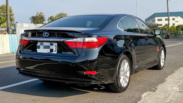 LEXUS凌志 ES300H  第4張相片