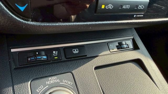 LEXUS凌志 ES300H  第7張相片