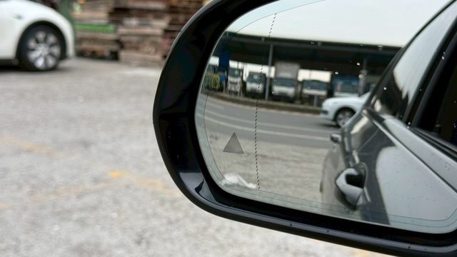 M-BENZ賓士 E250  第9張相片