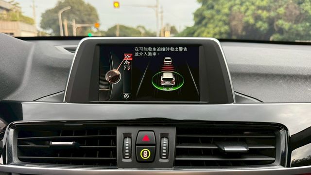 BMW寶馬 X1  第9張相片