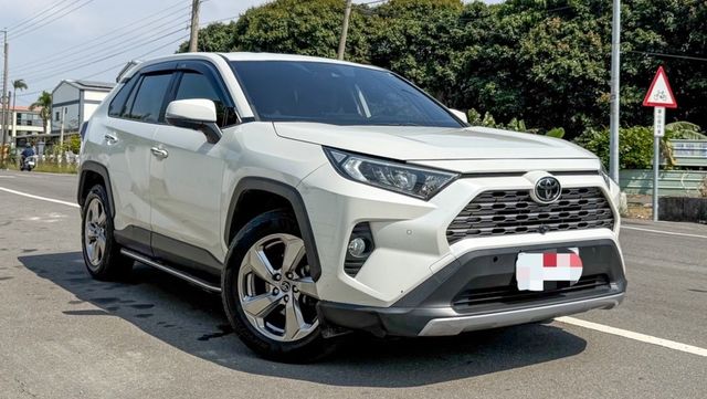 TOYOTA豐田 RAV4  第3張相片