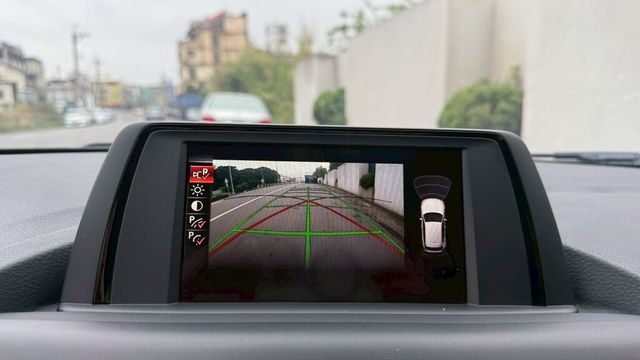 BMW寶馬 116I  第8張相片