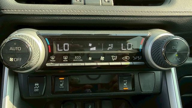 TOYOTA豐田 RAV4  第7張相片