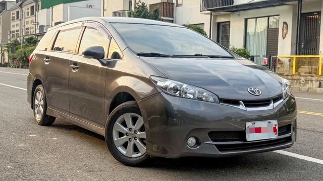 TOYOTA豐田 WISH  第3張相片