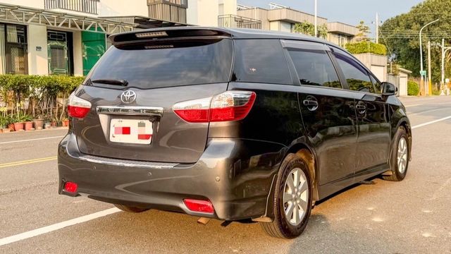 TOYOTA豐田 WISH  第4張相片
