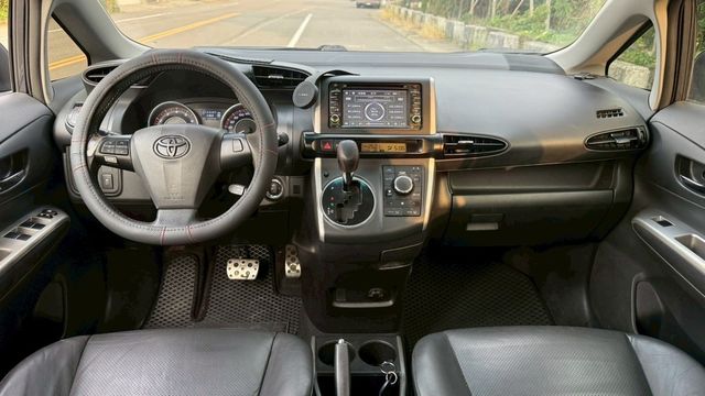TOYOTA豐田 WISH  第5張相片