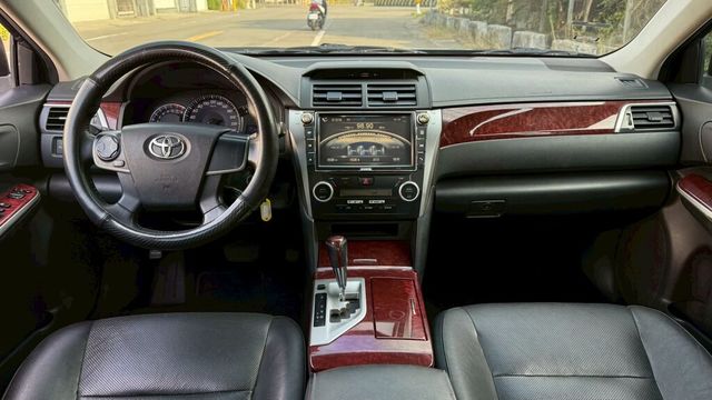 TOYOTA豐田 CAMRY  第5張相片