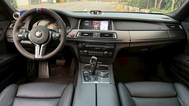 BMW寶馬 740LI  第5張相片
