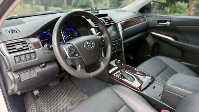 TOYOTA豐田 CAMRY HYBRID  第7張相片