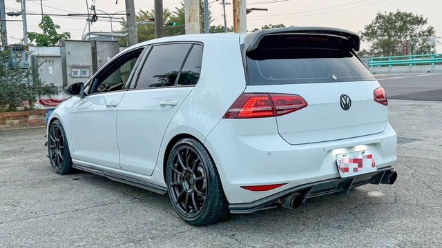 VOLKSWAGEN福斯 GOLF GTI  第2張相片
