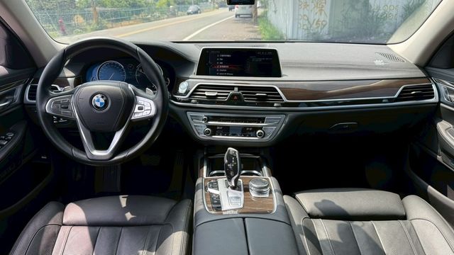 BMW寶馬 730I  第5張相片