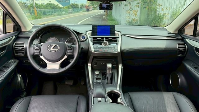 LEXUS凌志 NX300H  第5張相片