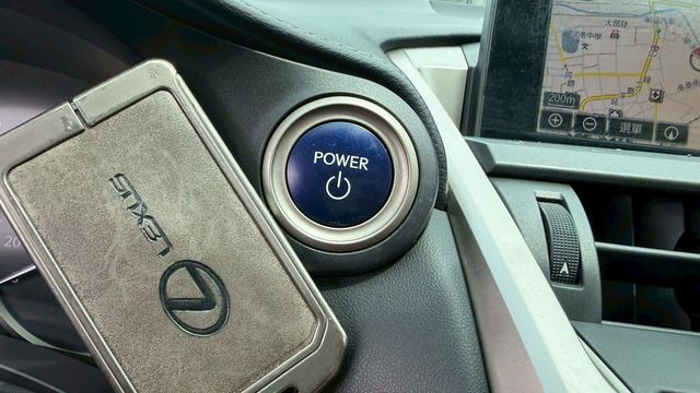 LEXUS凌志 NX300H  第8張相片