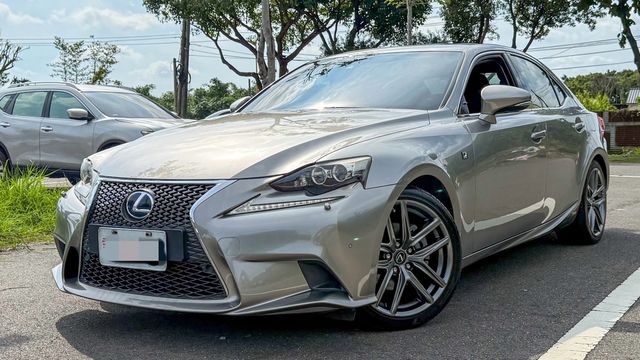 LEXUS凌志 IS 300H  第1張相片