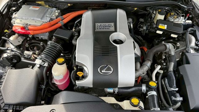 LEXUS凌志 IS 300H  第6張相片